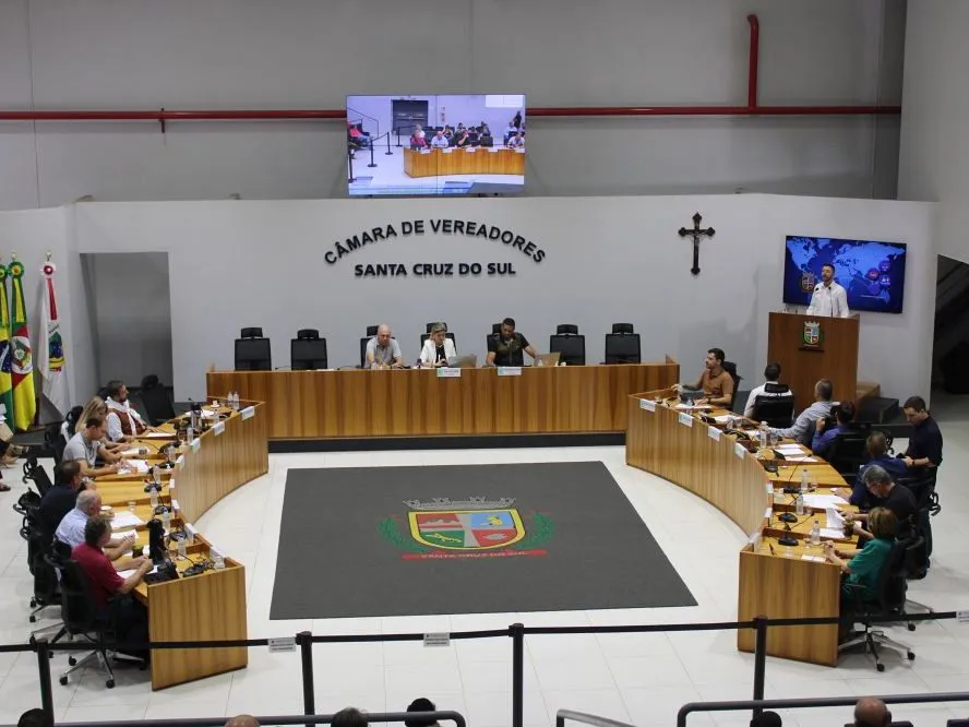 Legislativo de Santa Cruz realiza extraordinária para analisar contratação emergencial de professores