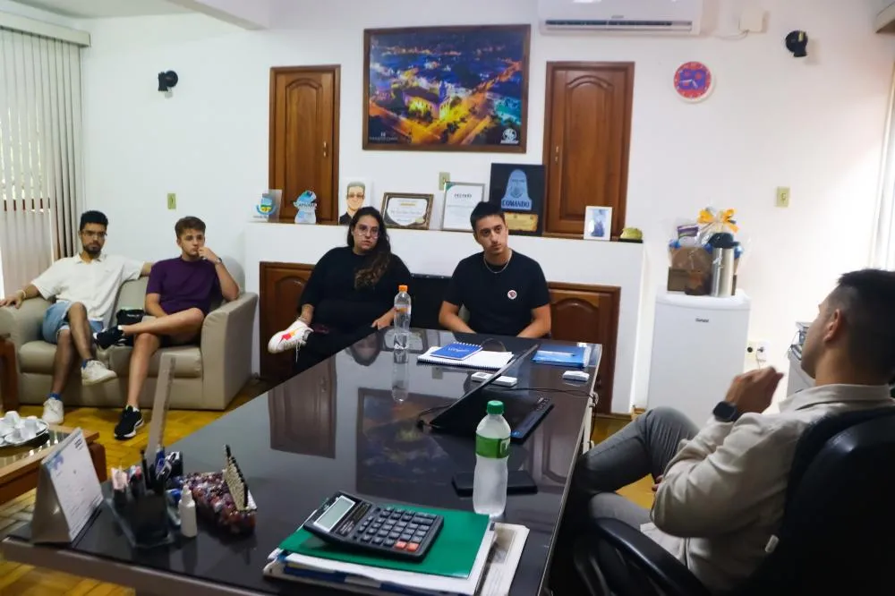 Prefeitura de Encruzilhada do Sul recebe representantes estudantis