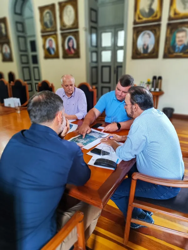 Prefeito Gilson Becker e vice Angelo visitam gestores de Santa Cruz do Sul para discutir parcerias regionais