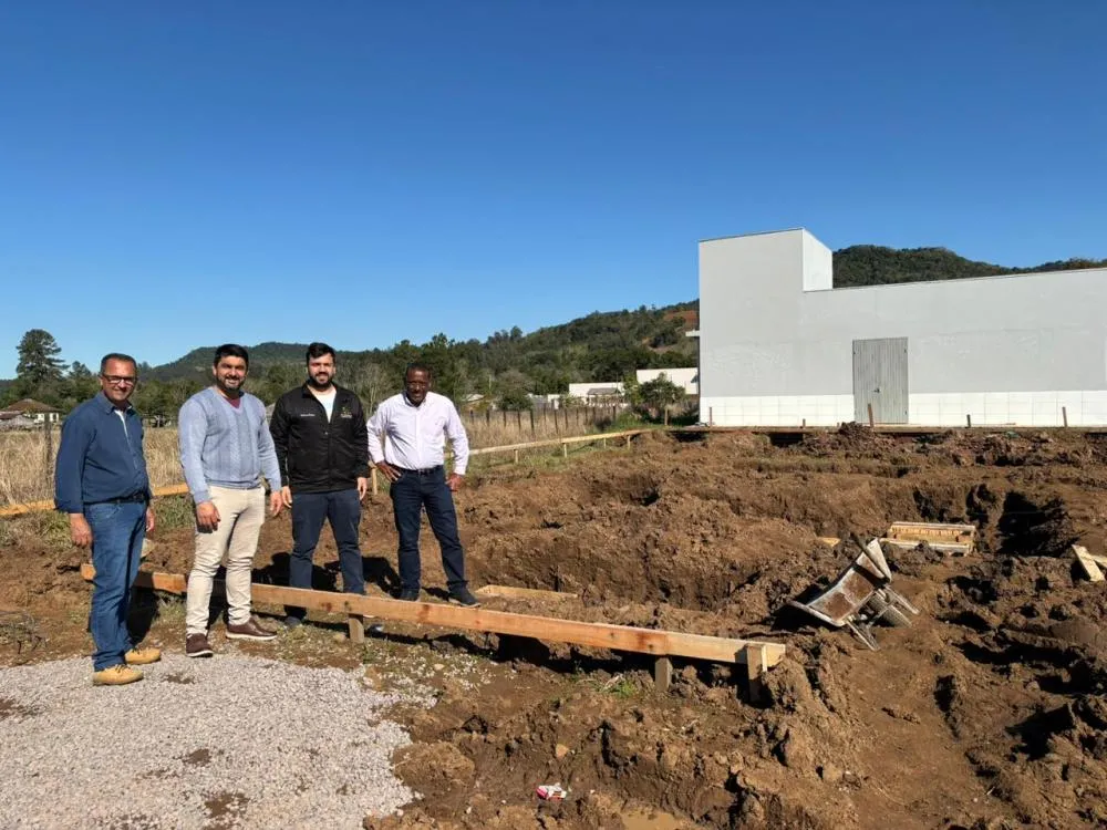 Início da construção do Módulo II de alojamento do Centro Municipal de Formação em Agropecuária de Formosa - EFASOL