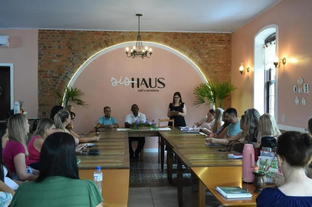 Novas equipes diretivas das escolas municipais tomam posse em Vale do Sol