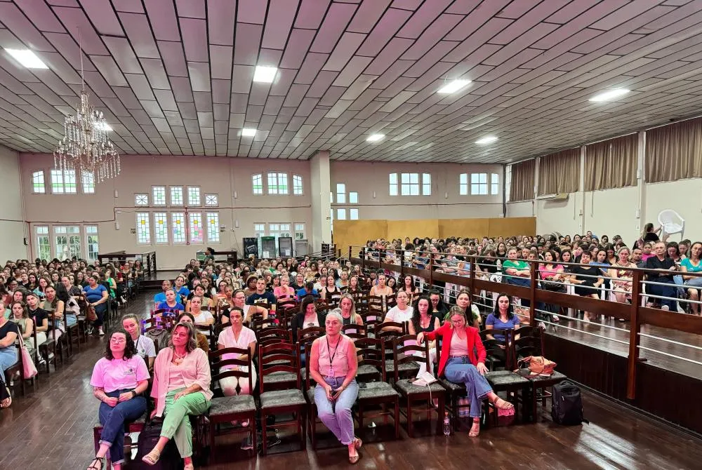 Fórum debate educação pública de qualidade e inclusiva e marca o início do ano letivo