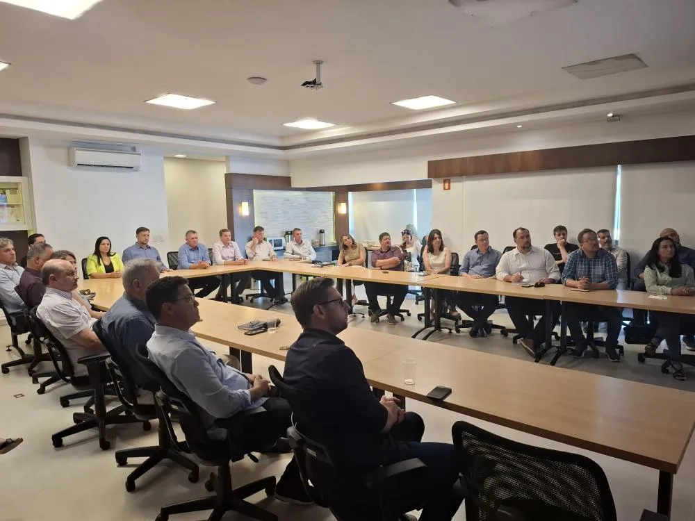 Tabaco é pauta de encontro com o poder executivo e legislativo de Santa Cruz do Sul