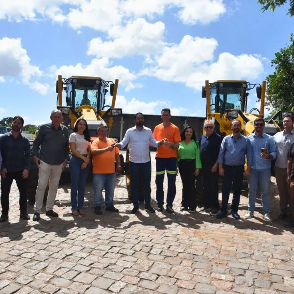 Prefeitura passa a contar com novo maquinário para recuperação de estradas