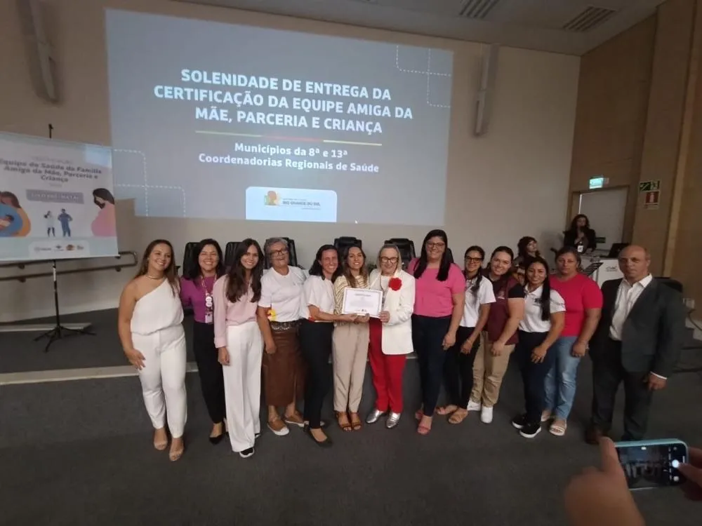 ESF Pinhal Santo Antônio recebe cerificado de Equipe Amiga da Mãe, Parceria e Criança