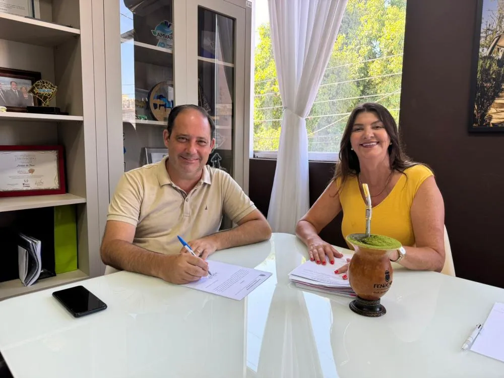 Vice-prefeita Izaura assume comando do Executivo