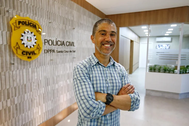 DELEGADO AFASTADO E ESTAGIÁRIA PRESA EM OPERAÇÃO DO MP EM SANTA CRUZ DO SUL